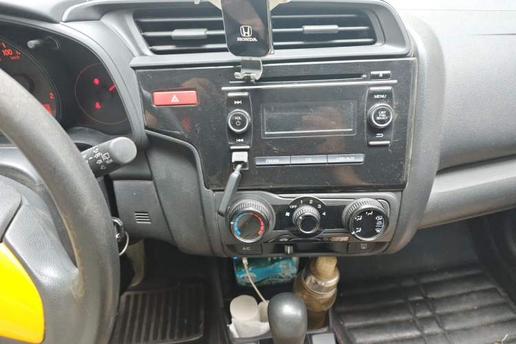 Used Honda Fit 2014 1.5L LX CVT Comfort Model Audio And AC Panel