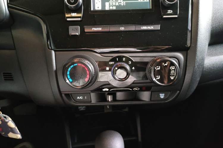 Used Honda Fit 2014 1.5L LX CVT Comfort Model Audio And AC Panel