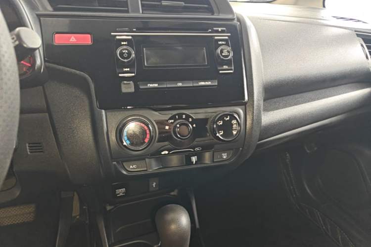 Used Honda Fit 2014 1.5L LX CVT Comfort Model Audio And AC Panel