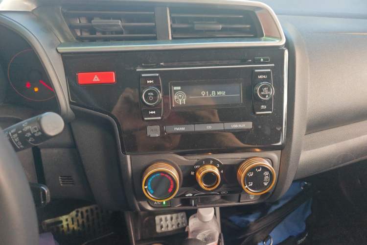 Used Honda Fit 2014 1.5L LX CVT Comfort Model Audio And AC Panel