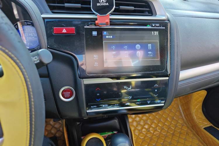 Used Honda Fit 2014 1.5L EXLI CVT Leading Model Audio And AC Panel