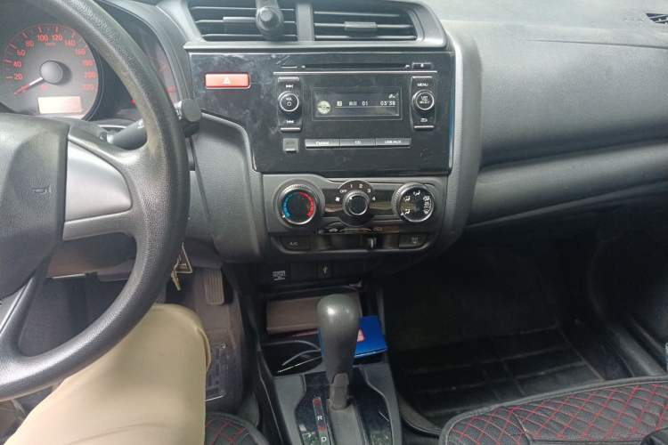 Used Honda Fit 2014 1.5L LX CVT Comfort Model Audio And AC Panel