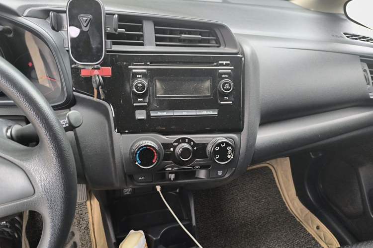 Used Honda Fit 2014 1.5L LX Manual Comfort Model Audio And AC Panel