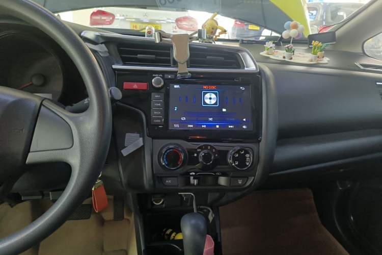 Used Honda Fit 2014 1.5L LX CVT Comfort Model Audio And AC Panel