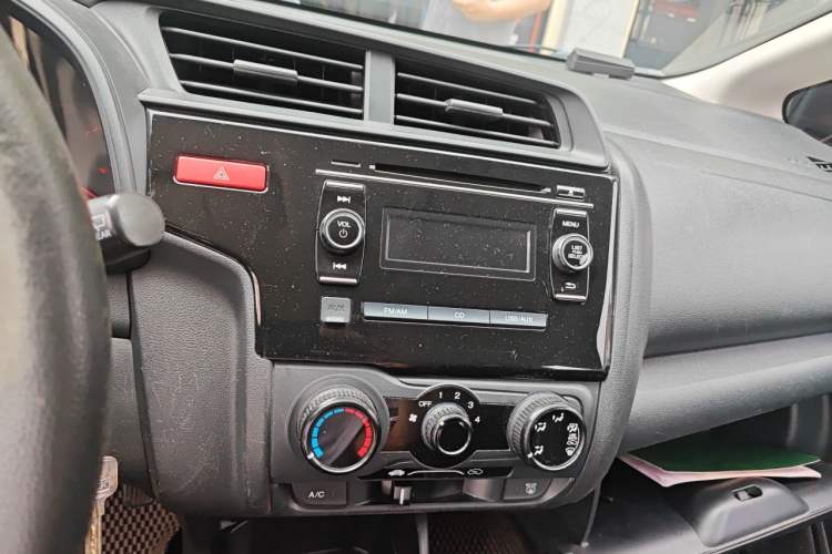 Used Honda Fit 2014 1.5L LX Manual Comfort Model Audio And AC Panel