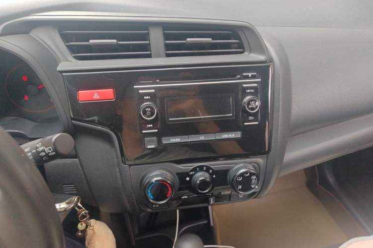 Used Honda Fit 2014 1.5L LX CVT Comfort Model Audio And AC Panel