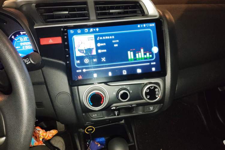 Used Honda Fit 2014 1.5L SE CVT Fashion Model Audio And AC Panel