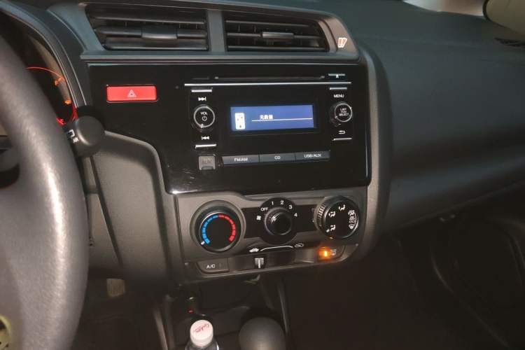 Used Honda Fit 2014 1.5L LX CVT Comfort Model Audio And AC Panel