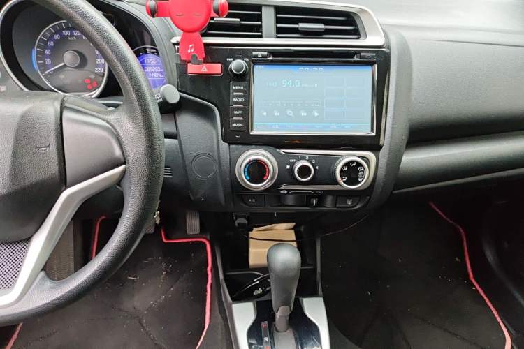 Used Honda Fit 2014 1.5L SE CVT Fashion Model Audio And AC Panel