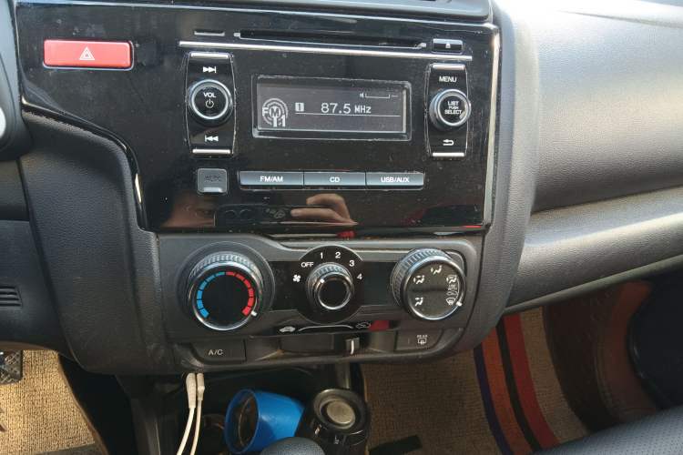 Used Honda Fit 2014 1.5L LX CVT Comfort Model Audio And AC Panel
