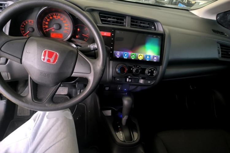 Used Honda Fit 2014 1.5L LX CVT Comfort Model Center Console