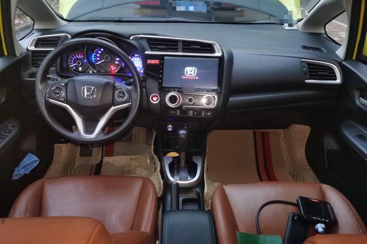 Used Honda Fit 2014 1.5L EX CVT Elite Model Center Console