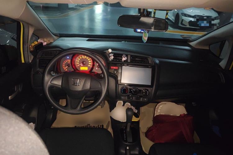 Used Honda Fit 2014 1.5L LX CVT Comfort Model Center Console