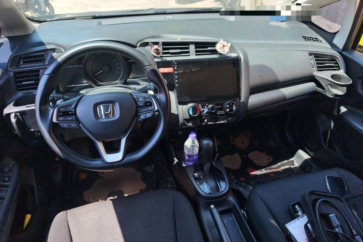Used Honda Fit 2014 1.5L LX CVT Comfort Model Center Console
