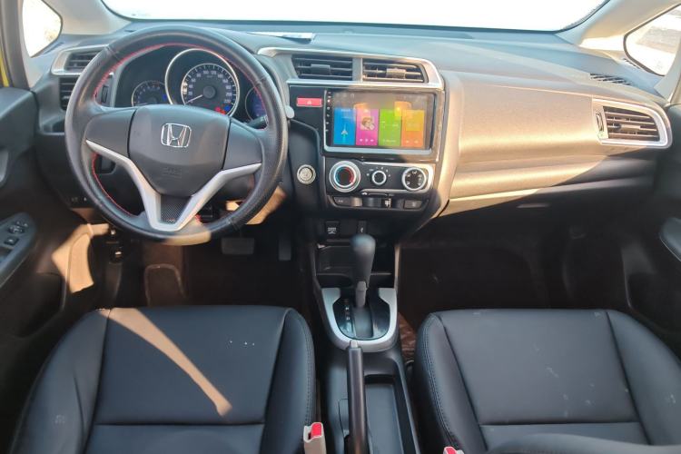 Used Honda Fit 2014 1.5L EX CVT Elite Model Center Console