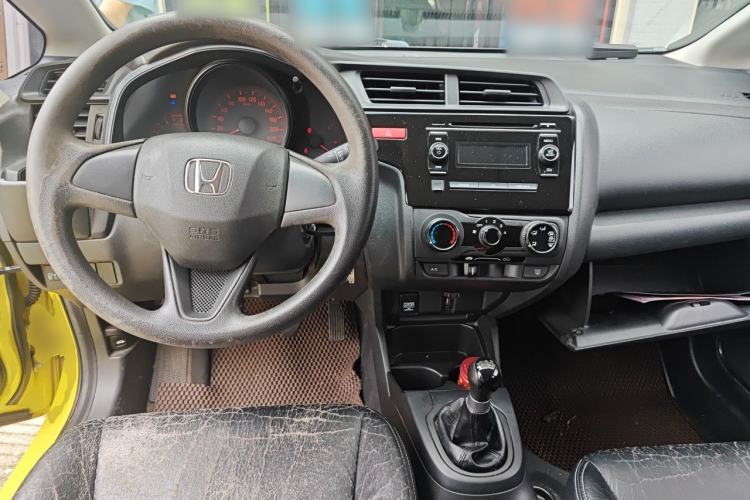 Used Honda Fit 2014 1.5L LX Manual Comfort Model Center Console