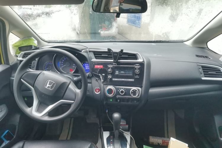 Used Honda Fit 2014 1.5L EX CVT Elite Model Center Console