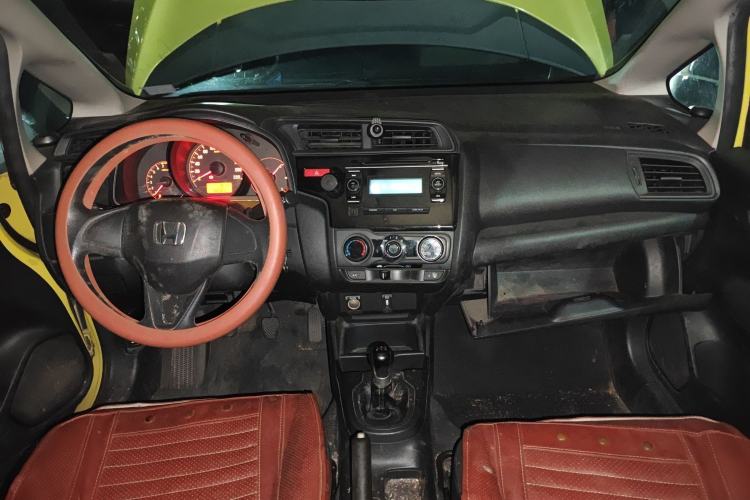 Used Honda Fit 2014 1.5L LX Manual Comfort Model Center Console