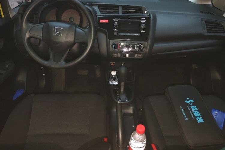 Used Honda Fit 2014 1.5L LX CVT Comfort Model Center Console