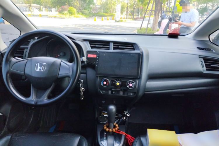 Used Honda Fit 2014 1.5L LX CVT Comfort Model Center Console