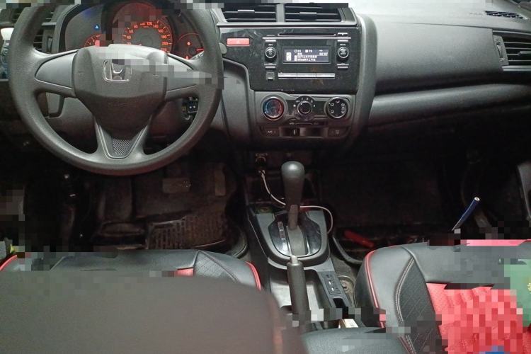 Used Honda Fit 2014 1.5L LX CVT Comfort Model Center Console