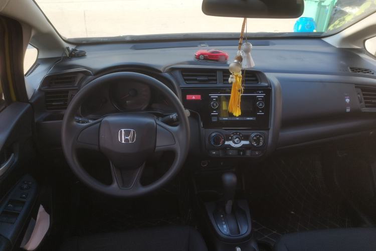 Used Honda Fit 2014 1.5L LX CVT Comfort Model Center Console