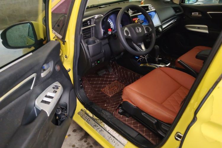 Used Honda Fit 2014 1.5L LX CVT Comfort Model Driver Seat
