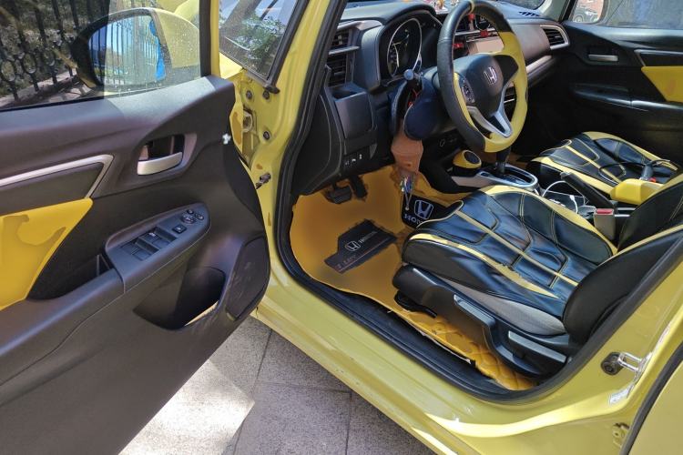 Used Honda Fit 2014 1.5L EXLI CVT Leading Model Driver Seat