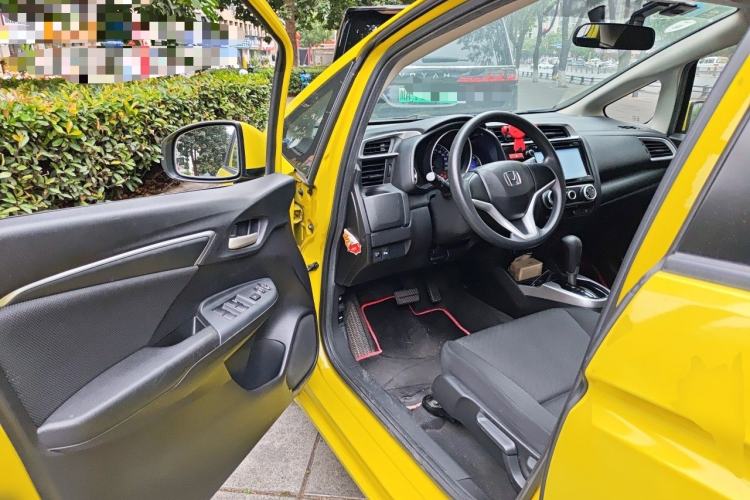 Used Honda Fit 2014 1.5L SE CVT Fashion Model Driver Seat