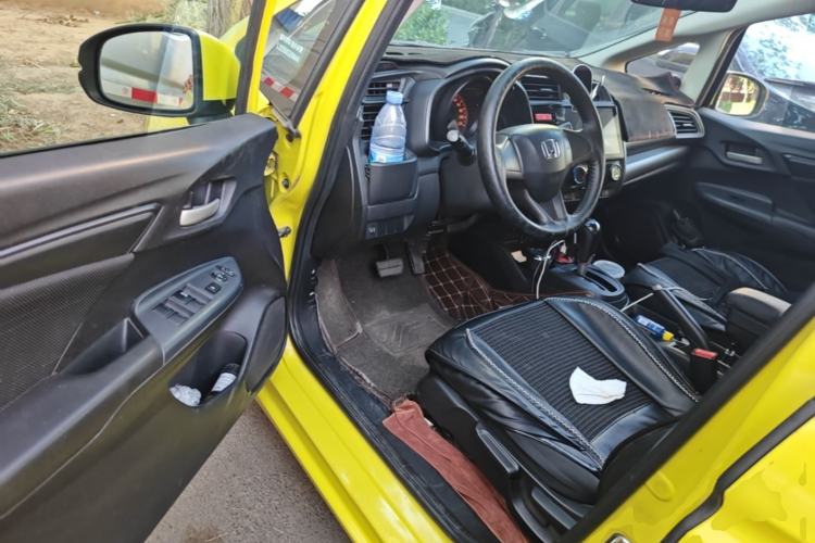 Used Honda Fit 2014 1.5L LX CVT Comfort Model Driver Seat