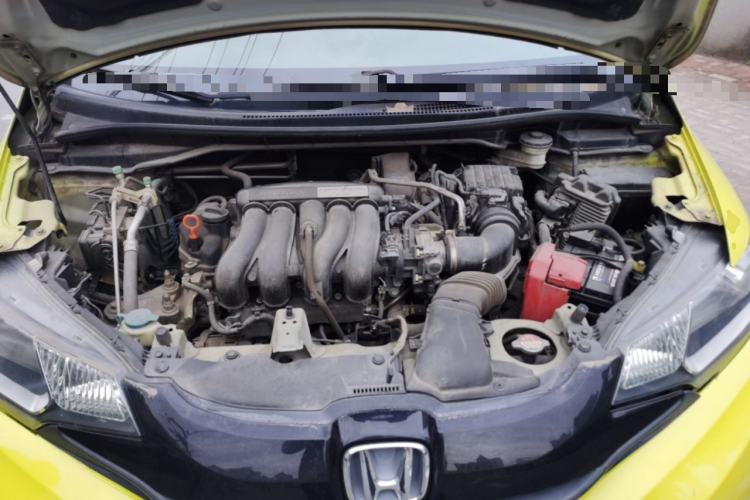 Used Honda Fit 2014 1.5L SE CVT Fashion Model Engine Bay
