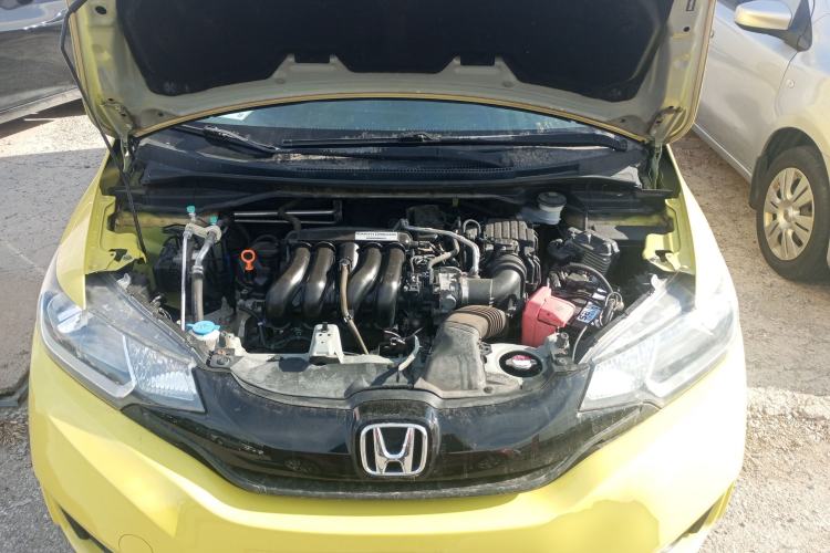 Used Honda Fit 2014 1.5L SE CVT Fashion Model Engine Bay