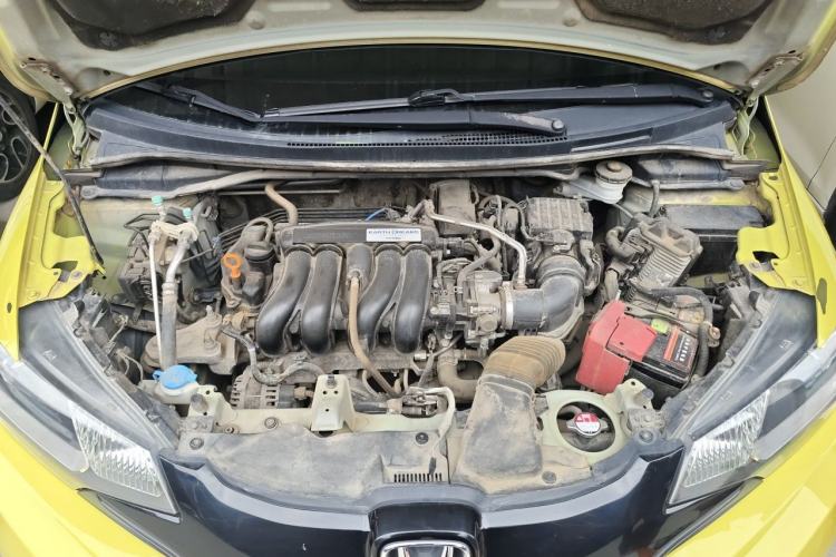 Used Honda Fit 2014 1.5L SE CVT Fashion Model Engine Bay