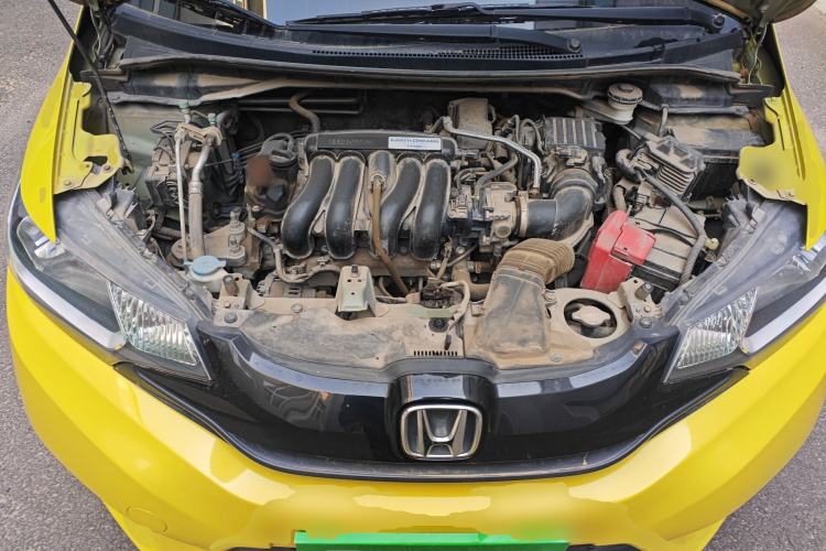 Used Honda Fit 2014 1.5L SE CVT Fashion Model Engine Bay