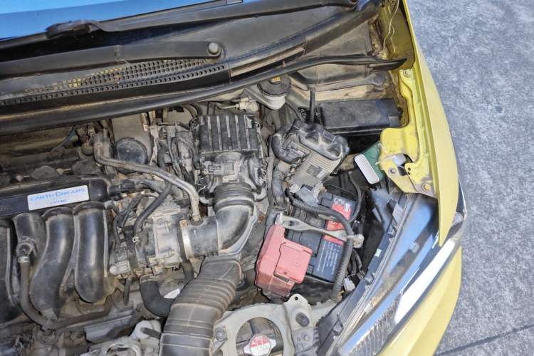 Used Honda Fit 2014 1.5L SE CVT Fashion Model Engine Bay Left