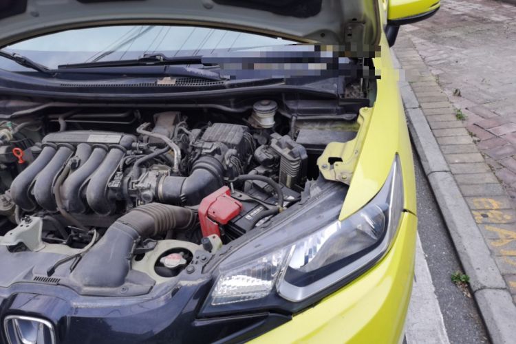 Used Honda Fit 2014 1.5L SE CVT Fashion Model Engine Bay Left