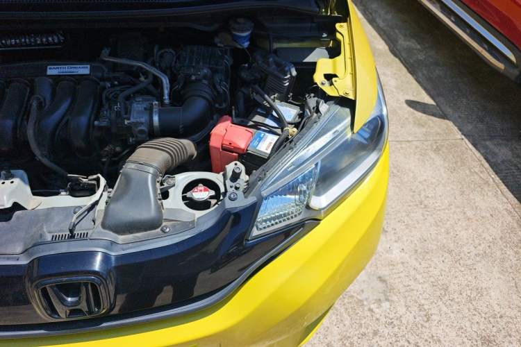Used Honda Fit 2014 1.5L LX CVT Comfort Model Engine Bay Left