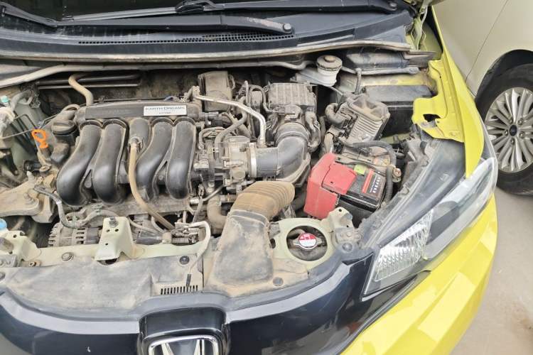 Used Honda Fit 2014 1.5L SE CVT Fashion Model Engine Bay Left