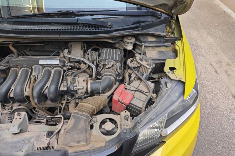 Used Honda Fit 2014 1.5L SE CVT Fashion Model Engine Bay Left