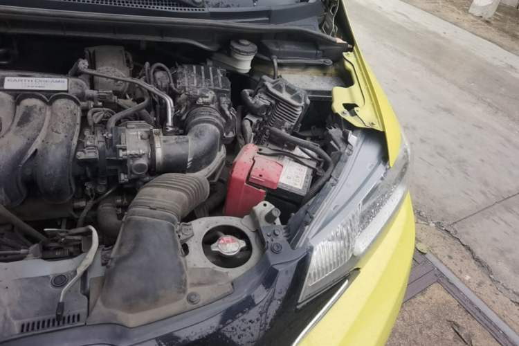 Used Honda Fit 2014 1.5L EX CVT Elite Model Engine Bay Left