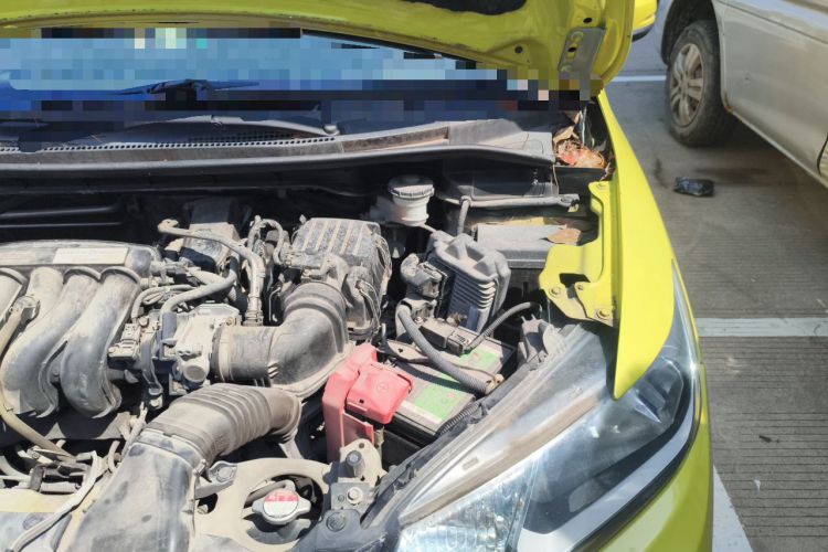 Used Honda Fit 2014 1.5L EX CVT Elite Model Engine Bay Left