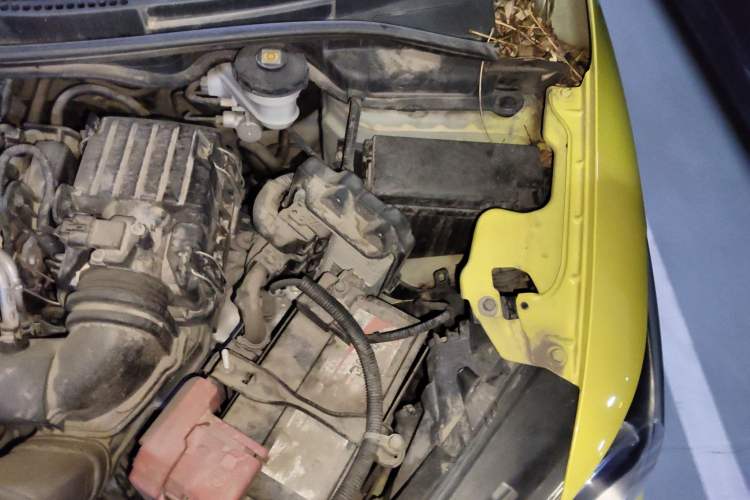 Used Honda Fit 2014 1.5L EX CVT Elite Model Engine Bay Left