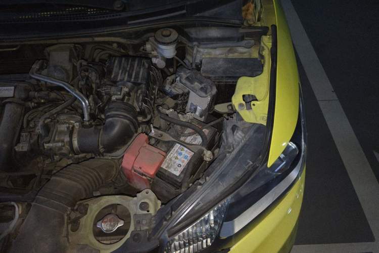 Used Honda Fit 2014 1.5L SE CVT Fashion Model Engine Bay Left