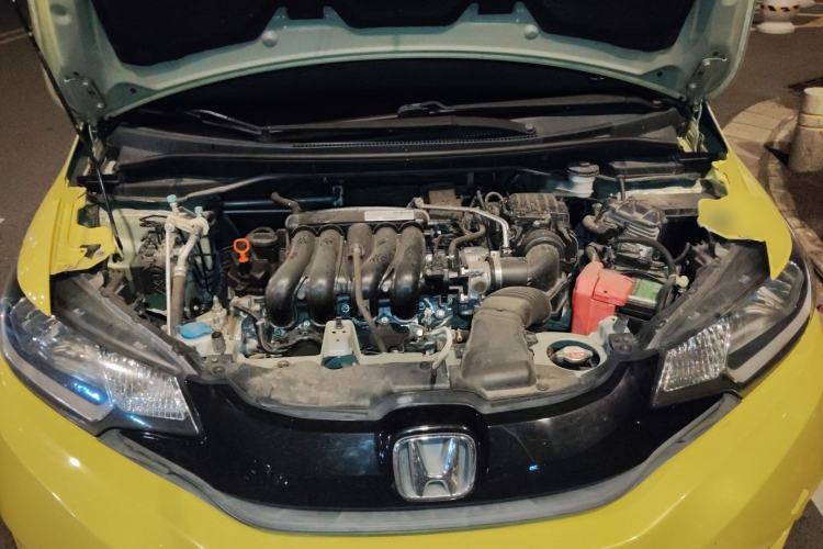 Used Honda Fit 2014 1.5L SE CVT Fashion Model Engine Bay