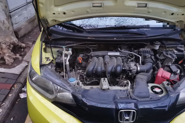 Used Honda Fit 2014 1.5L EX CVT Elite Model Engine Bay Right