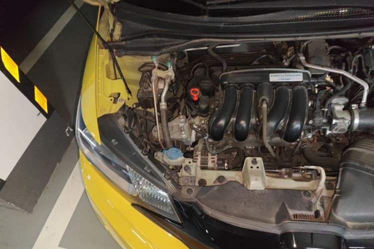 Used Honda Fit 2014 1.5L LX CVT Comfort Model Engine Bay Right