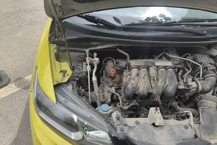 Used Honda Fit 2014 1.5L LX Manual Comfort Model Engine Bay Right