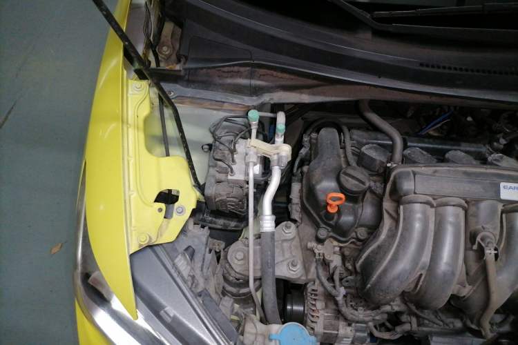 Used Honda Fit 2014 1.5L LX CVT Comfort Model Engine Bay Right
