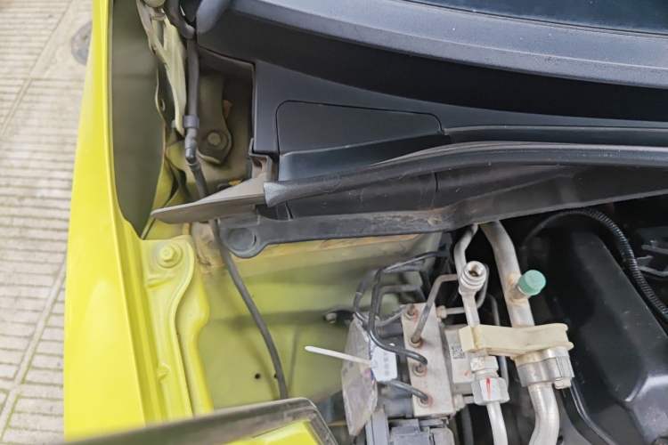 Used Honda Fit 2014 1.5L LX Manual Comfort Model Engine Bay Right