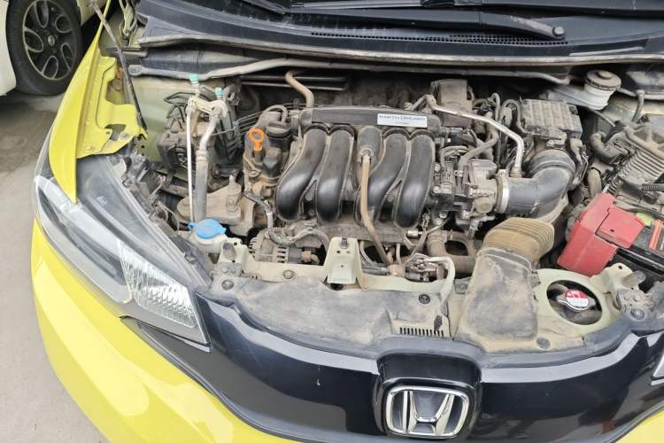 Used Honda Fit 2014 1.5L SE CVT Fashion Model Engine Bay Right